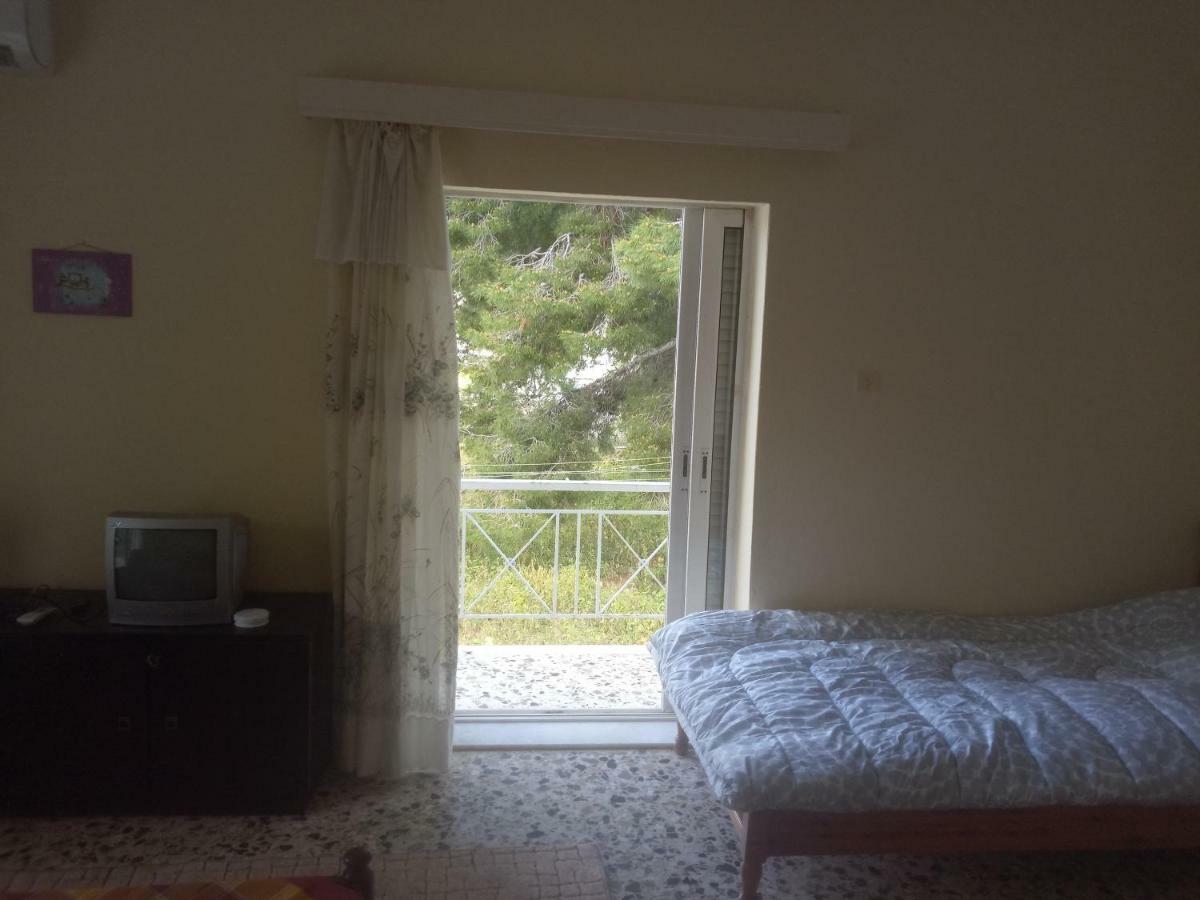 Vangelis House Near Athens Airport Artemida  Bagian luar foto